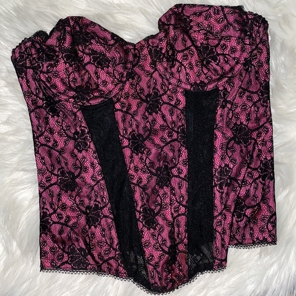 Victoria’s Secret Y2K seductive lace corset - Picture 9 of 9